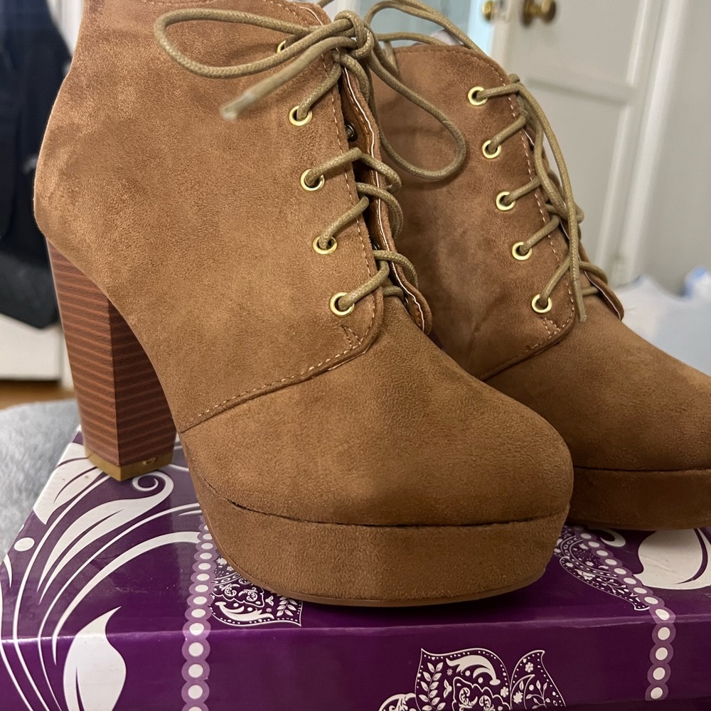 Suede brown chunky heel